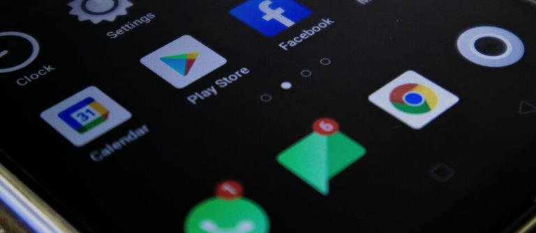 Google Brings AI Review Summaries to Play Store